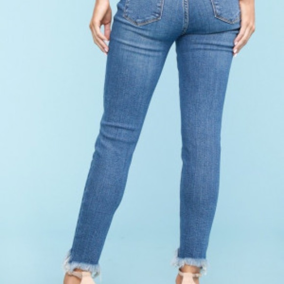 Judy Blue shark bite frayed hem skinny - Picture 6 of 6
